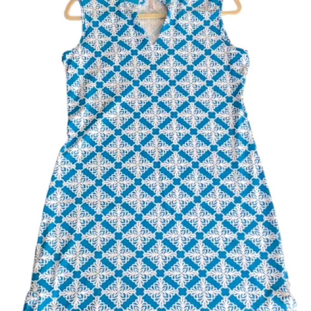 Lulu B Geometric Blue and White Sleeveless Dress with Elegant Design